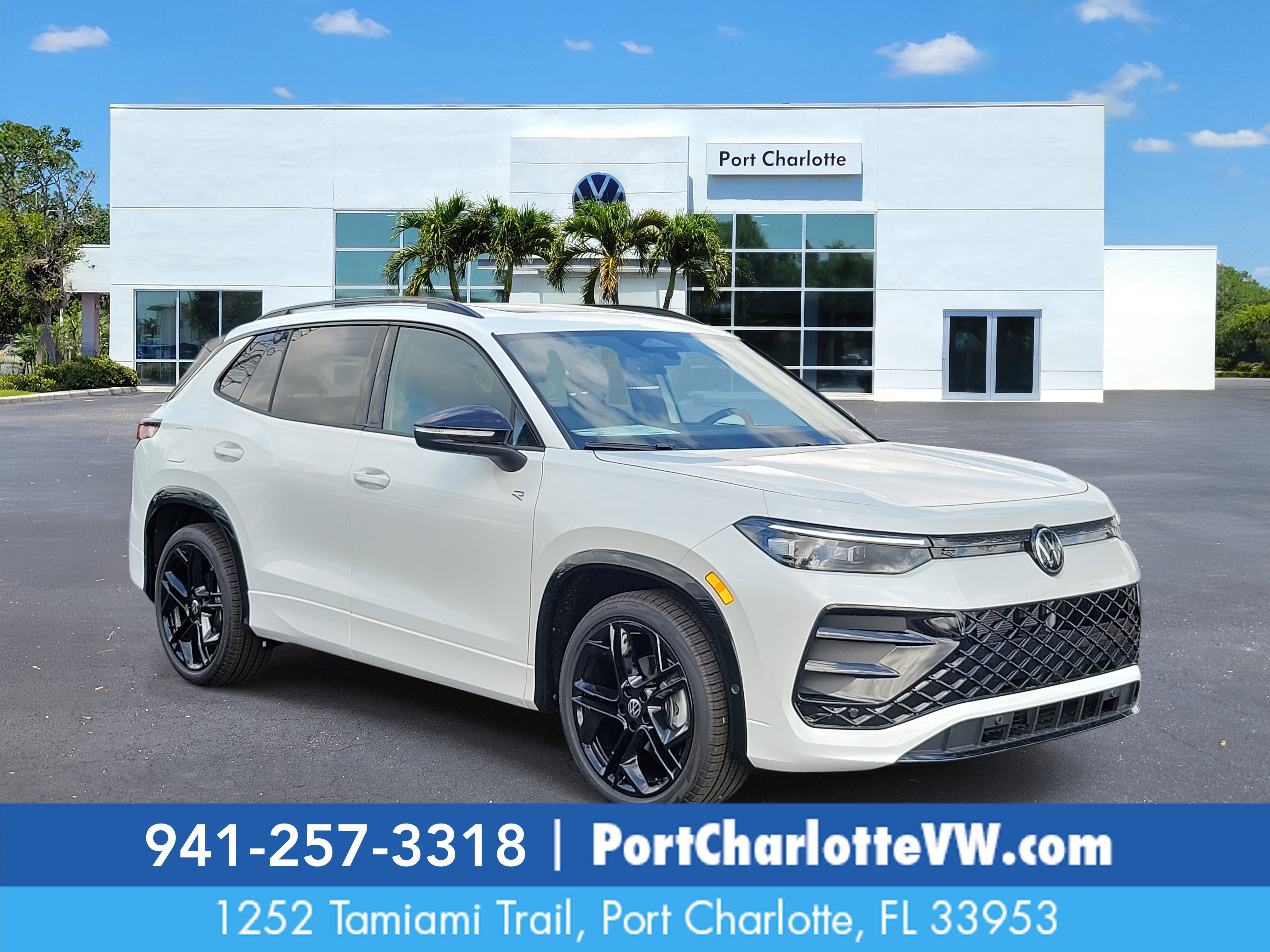 2026 Volkswagen Tiguan SE R-LINE BLACK's photo