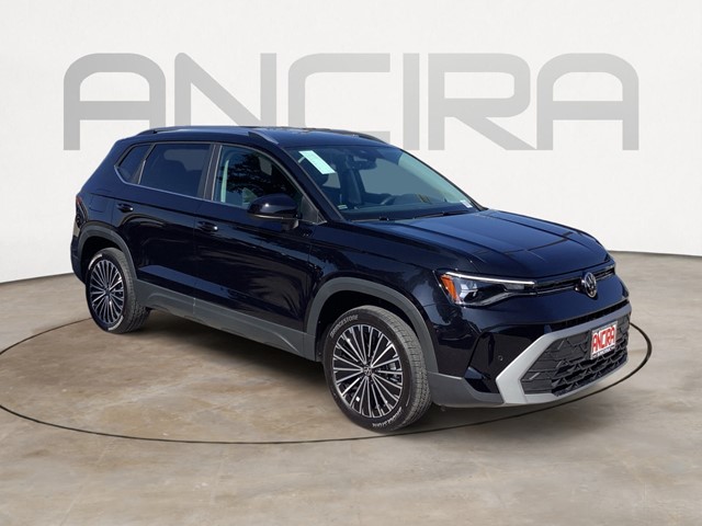 2025 Volkswagen Taos SE's photo