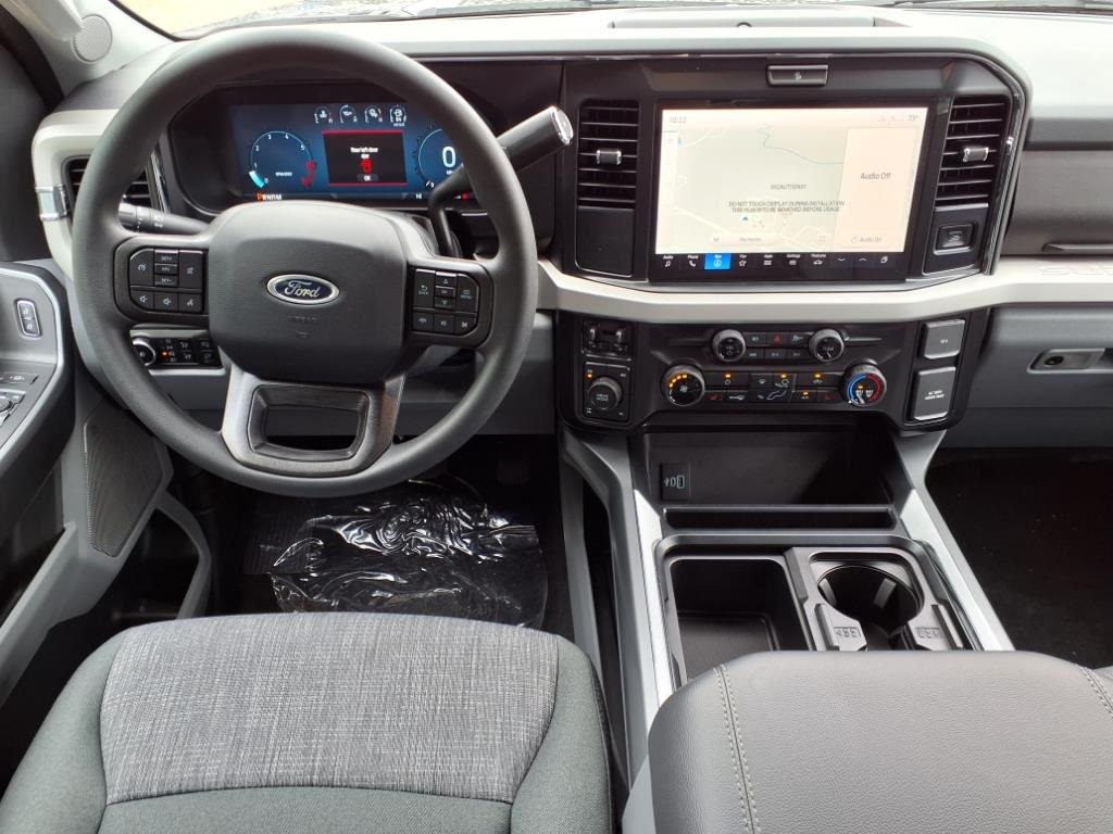 2025 Ford F-350 XLT photo 13