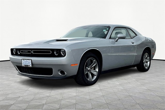 Pre-Owned 2022 Dodge Challenger SXT RWD 2D Coupe