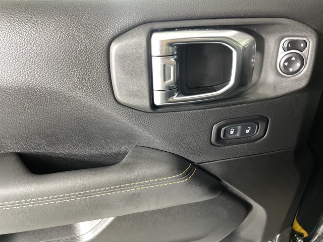 2025 Jeep Wrangler Sahara photo 18