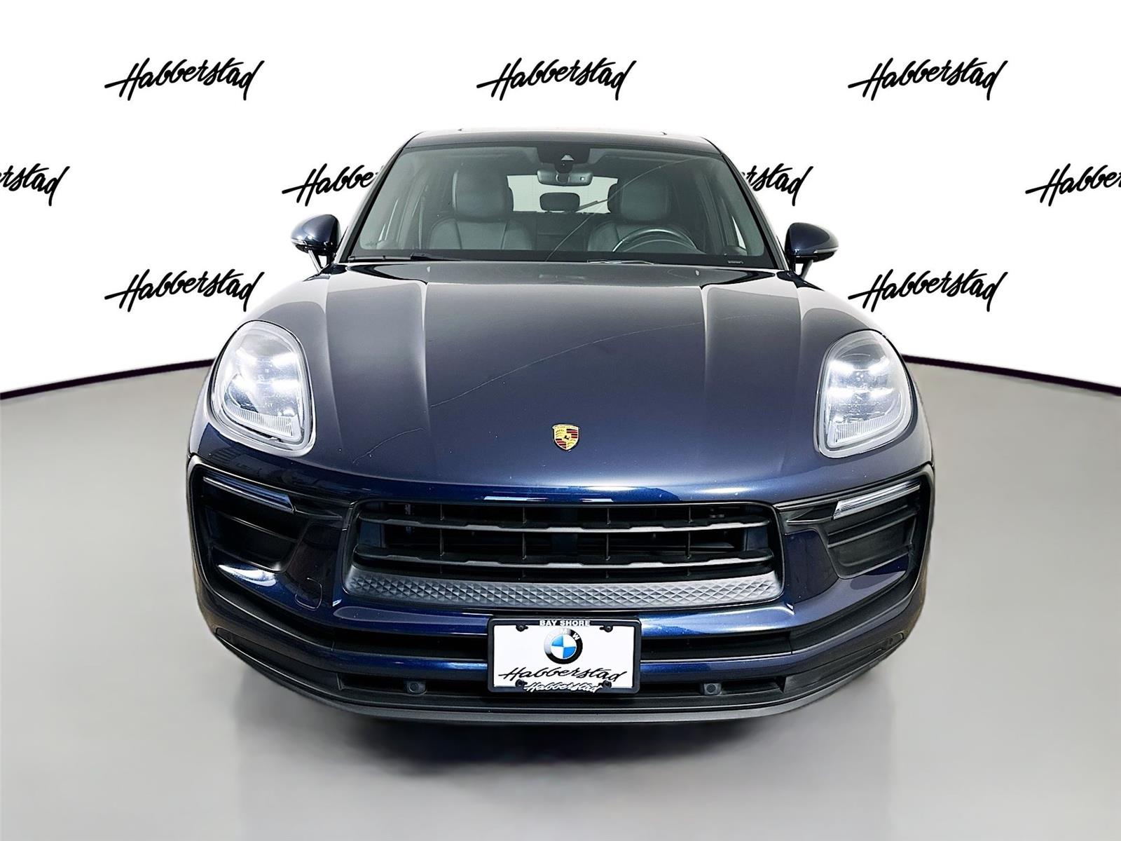2022 Porsche Macan photo 2