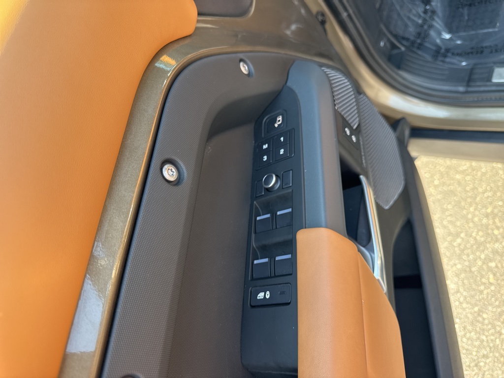2020 Land Rover Defender 110 X photo 13