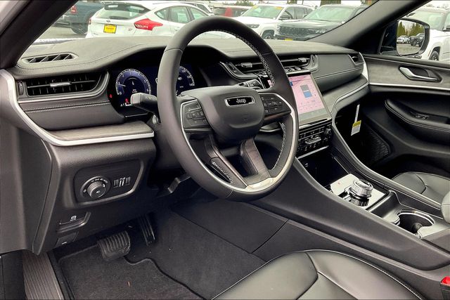 2025 Jeep Grand Cherokee Limited photo 6