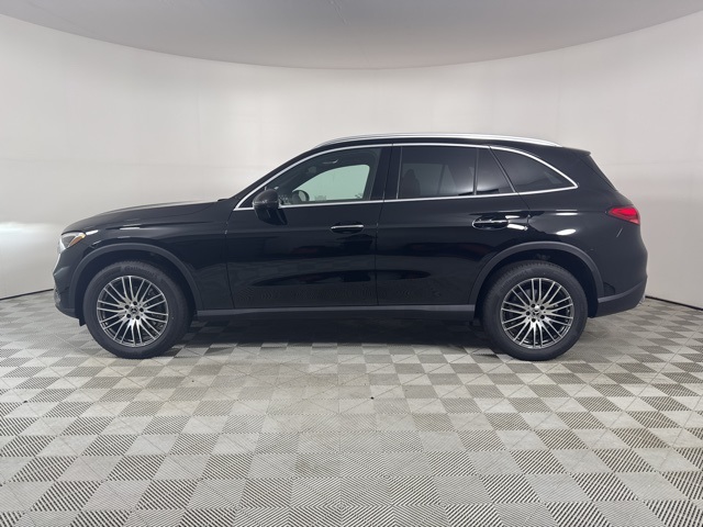 2026 Mercedes Benz GLC 300 4MATIC photo 4