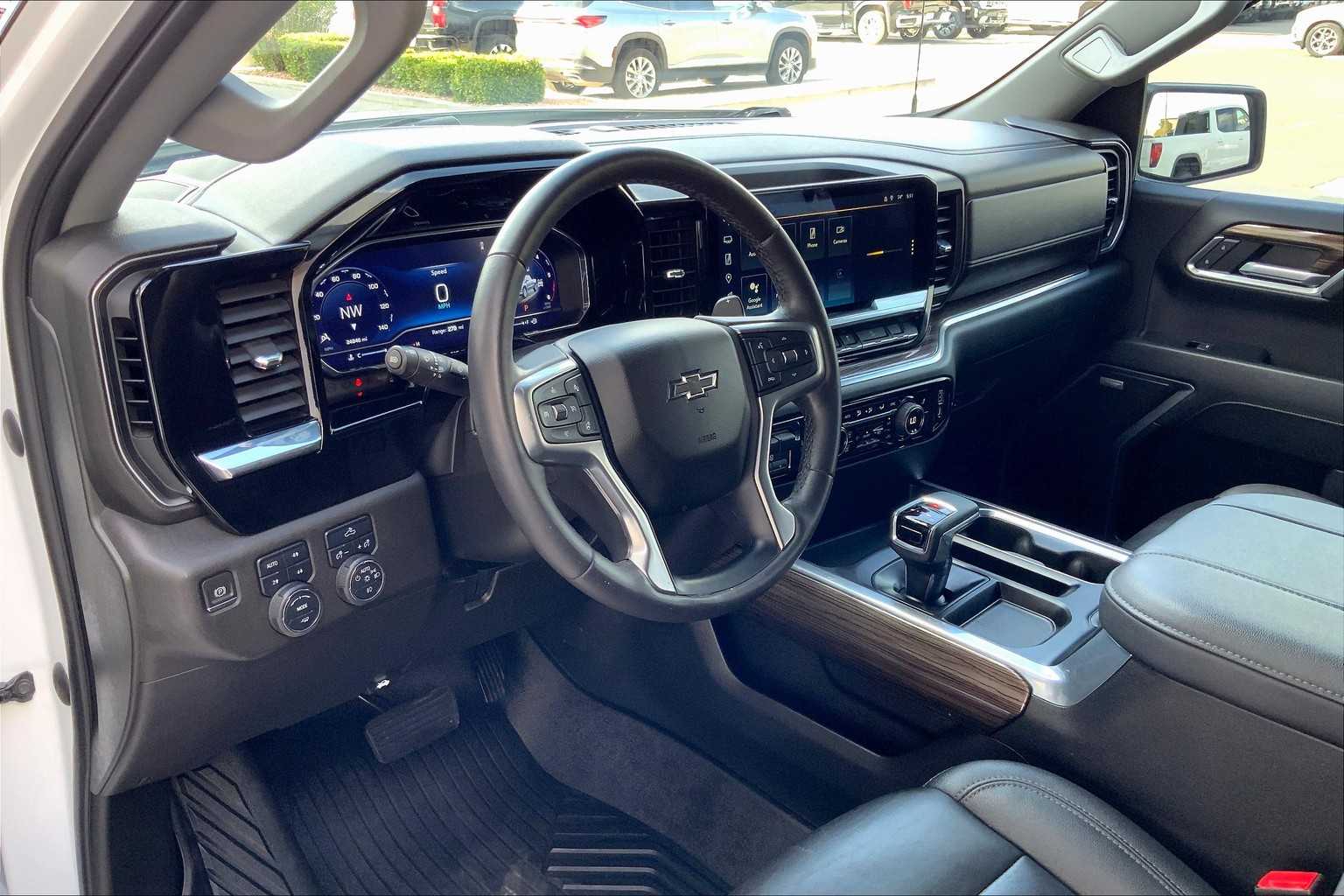 2023 Chevrolet Silverado 1500 RST photo 17