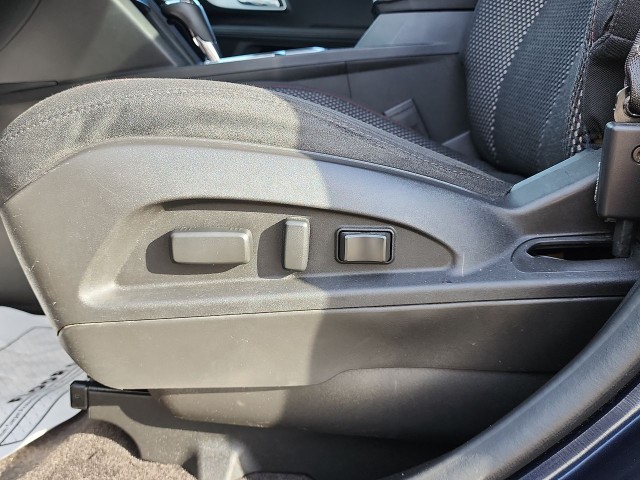 2016 Chevrolet Equinox LT photo 3