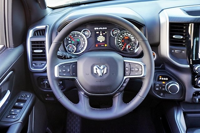 New 2025 Diamond Black Crystal Pearl-Coat Exterior Paint RAM Big Horn/Lone Star image 25