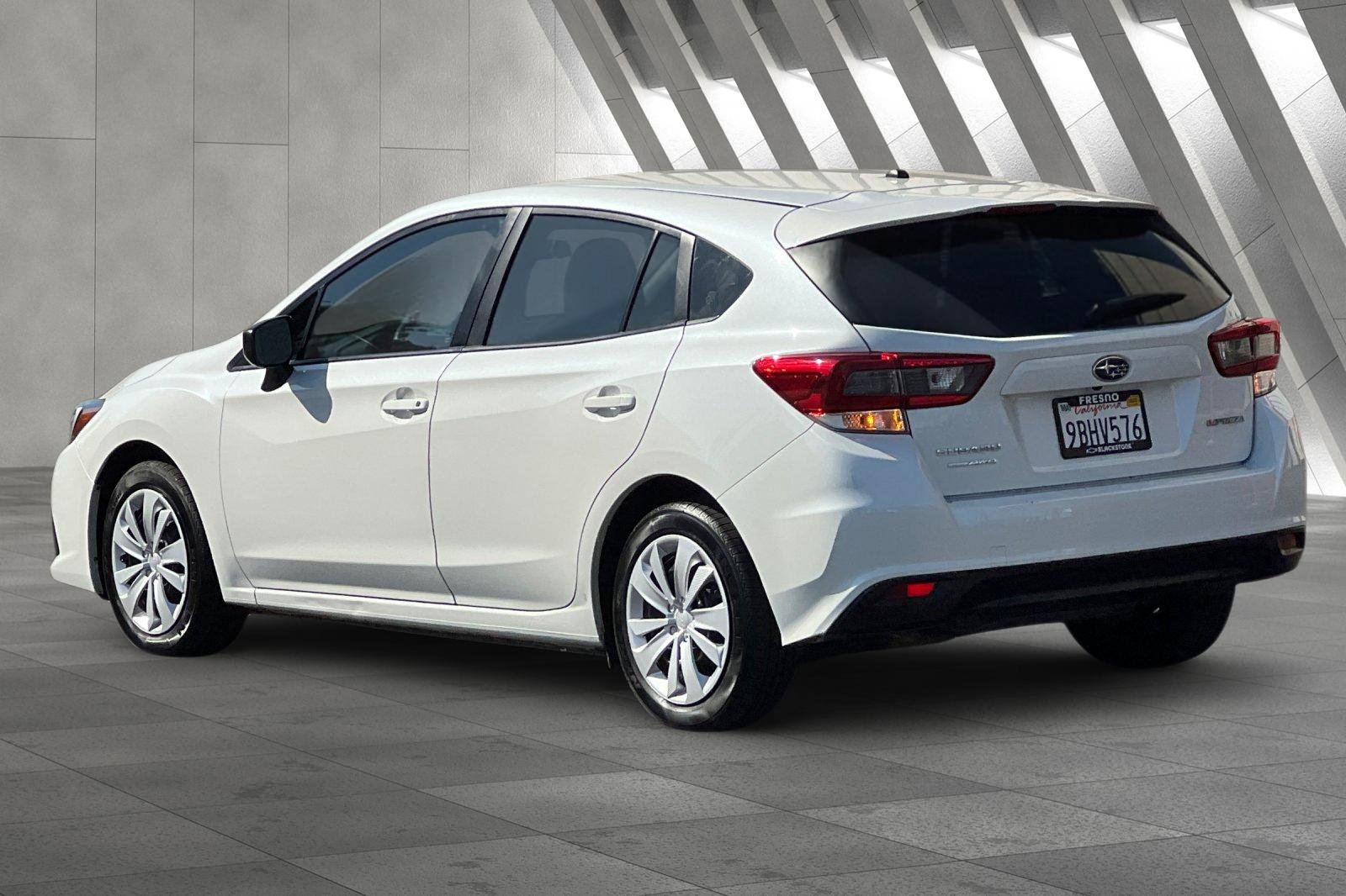 2022 Subaru Impreza Base photo 4