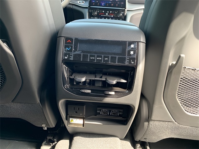 2025 Jeep Grand Cherokee Limited photo 34