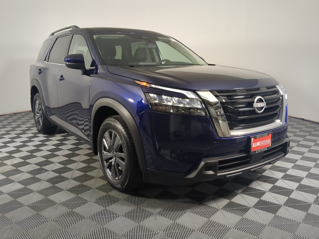 2025 Nissan Pathfinder SV's photo