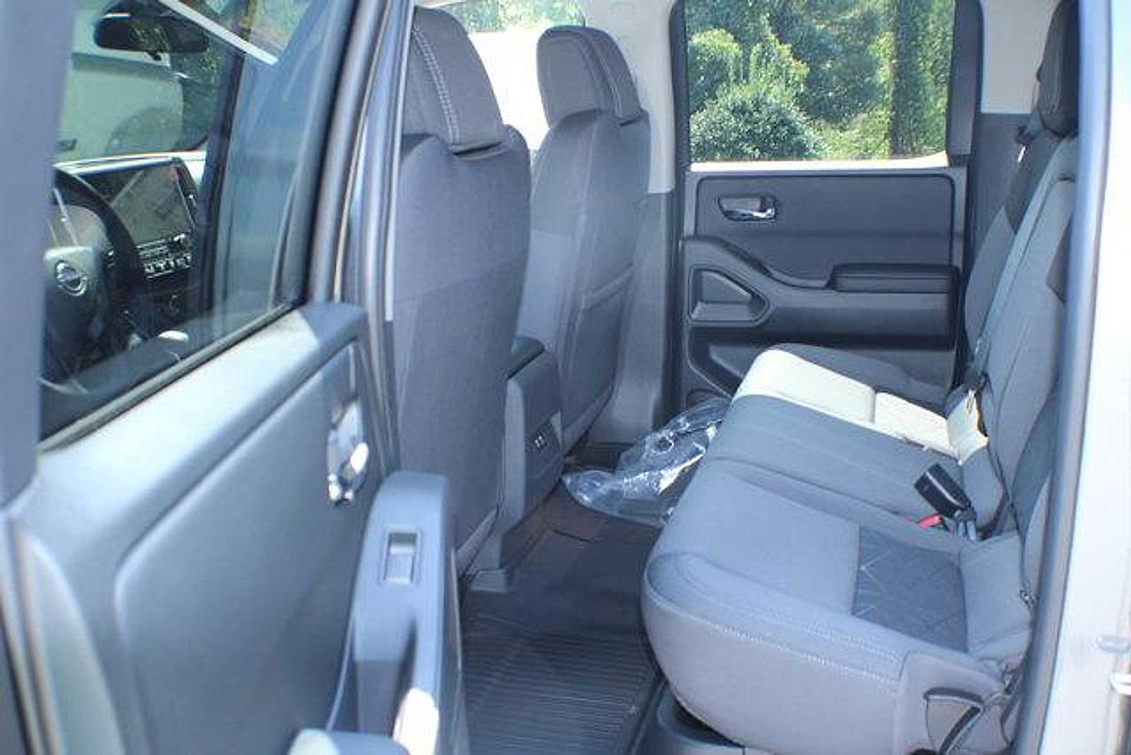 2026 Nissan Frontier SV photo 11