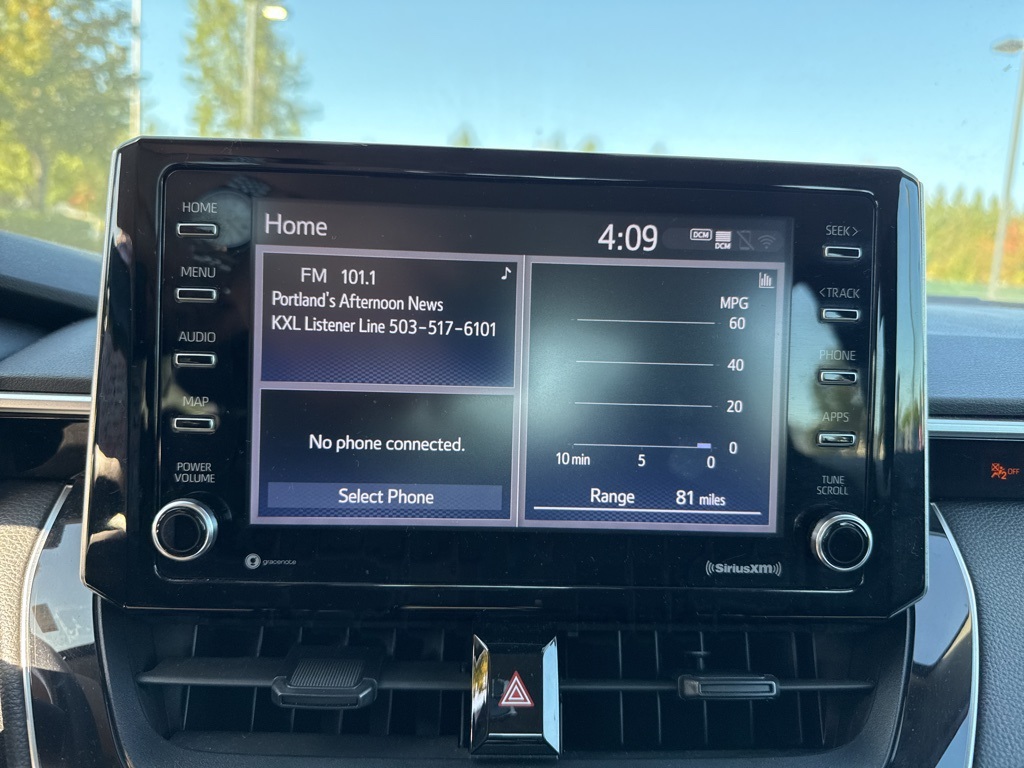 2021 Toyota Corolla LE photo 13