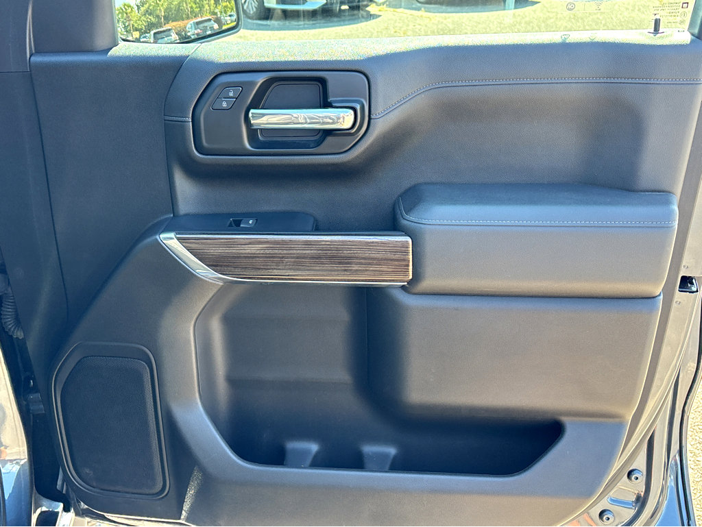 2021 Chevrolet Silverado 1500 LT photo 12