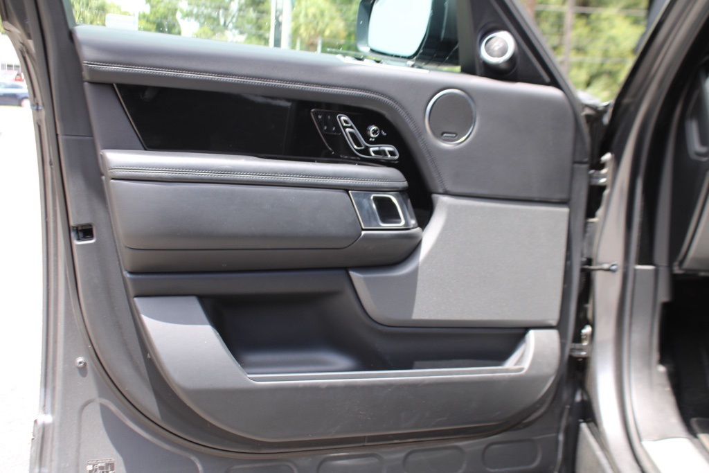 2019 Land Rover Range Rover SuperCharged photo 10