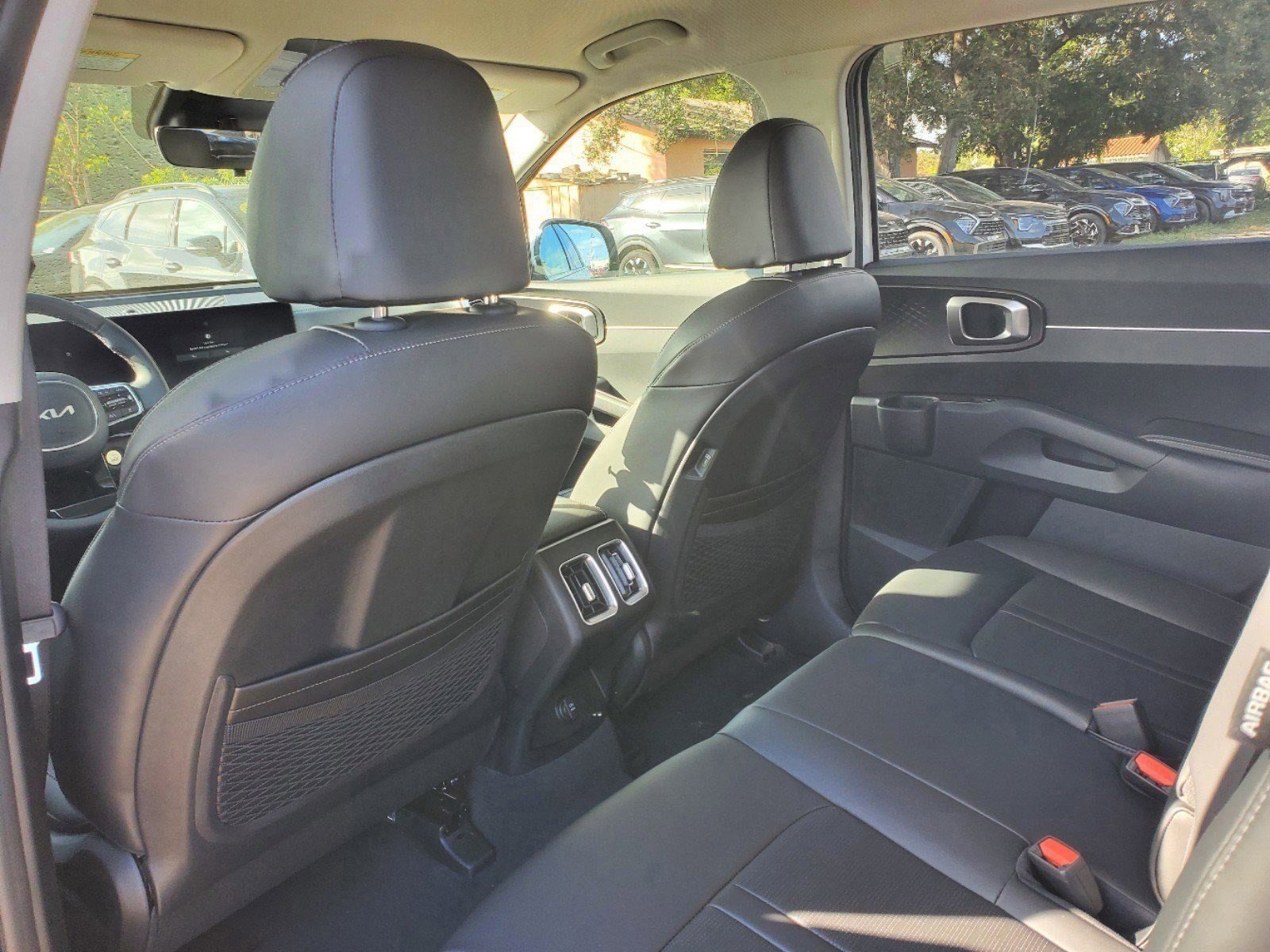 2025 Kia Sorento S photo 9