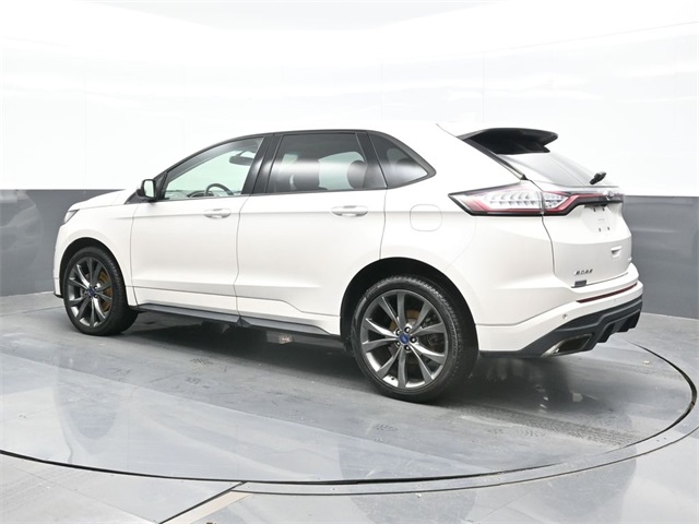 2017 Ford Edge Sport photo 3