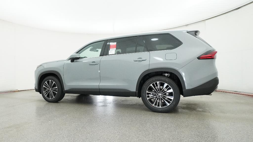 2026 Toyota Grand Highlander Hybrid MAX Platinum AWD photo 11