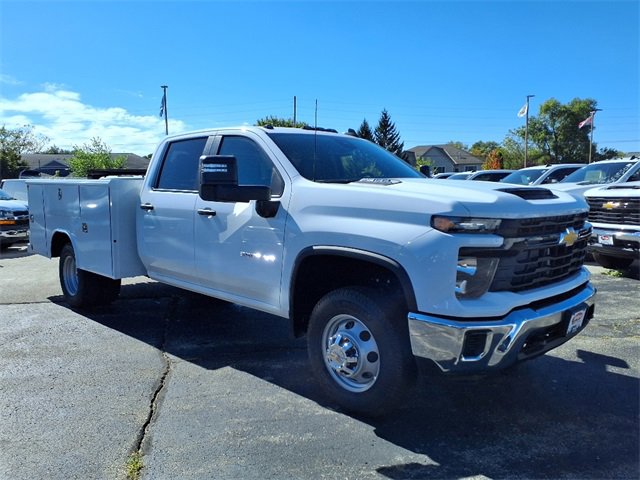 2025 Chevrolet Silverado 3500HD Work Truck photo 3