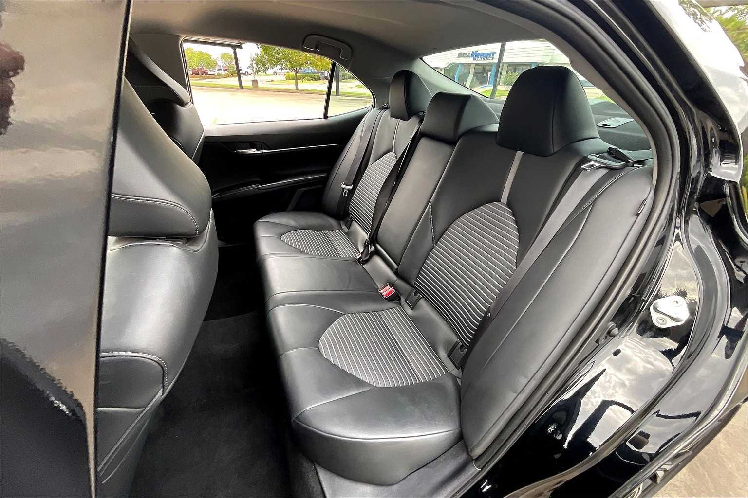 2024 Toyota Camry SE photo 18