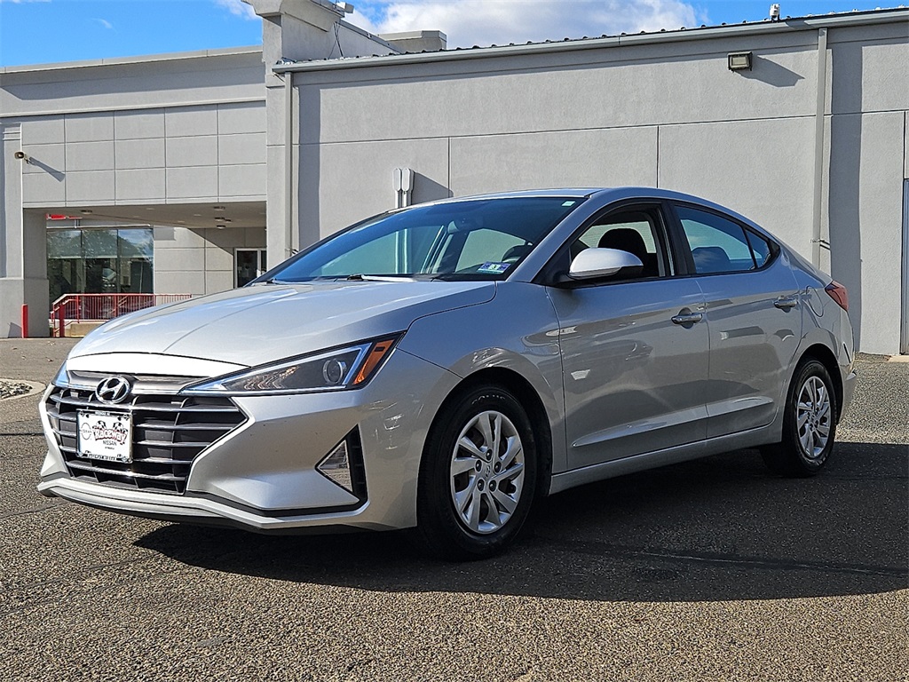 2019 Hyundai Elantra SE photo 3