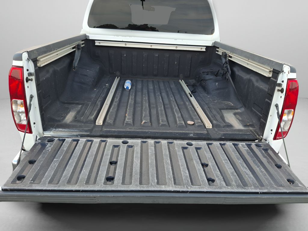 2009 Nissan Frontier SE photo 6