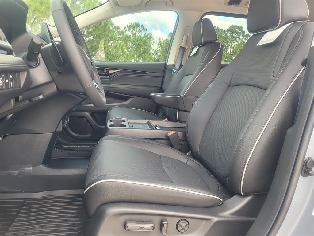 2026 Honda Odyssey Elite photo 13