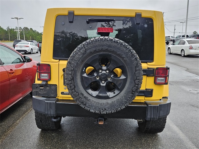 2015 Jeep Wrangler Unlimited Sahara photo 5