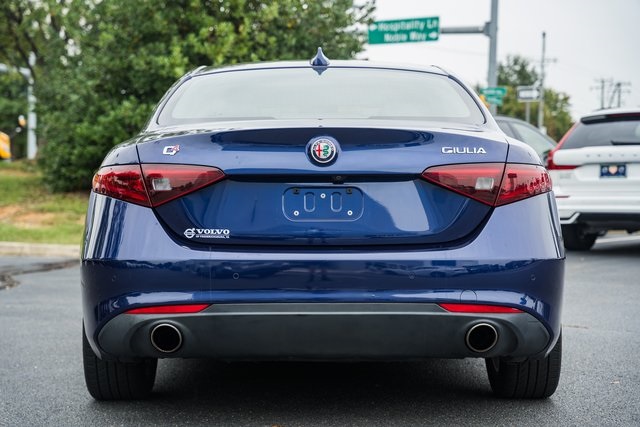 2019 Alfa Romeo Giulia Base photo 5