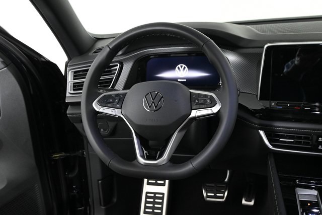 2025 Volkswagen Atlas Cross Sport SEL Premium R-Line photo 3