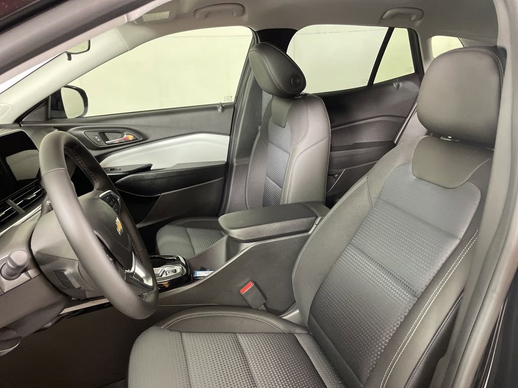 2026 Chevrolet Trax LT photo 16