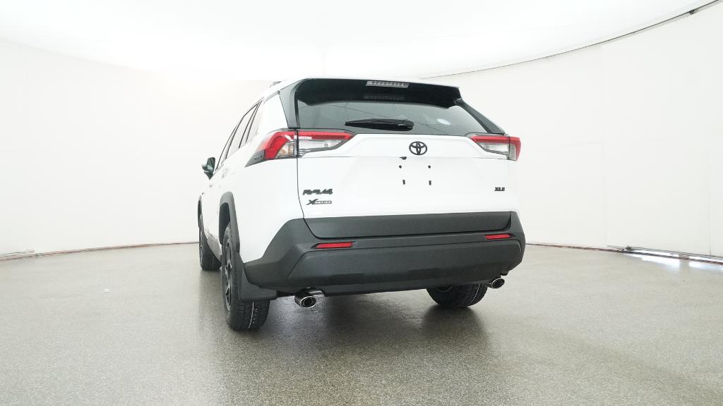 2025 Toyota RAV4 XLE photo 30