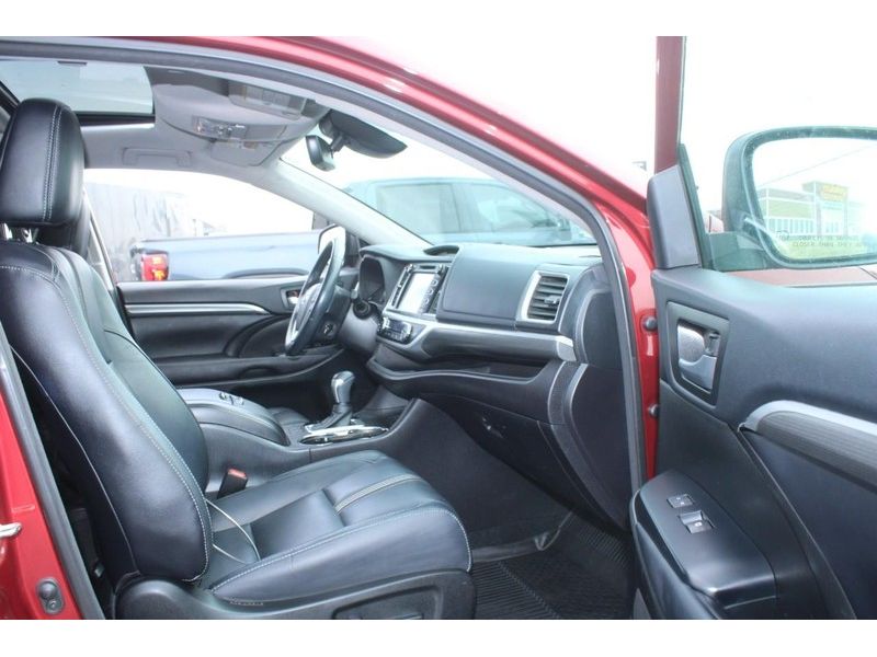 2018 Toyota Highlander SE photo 9