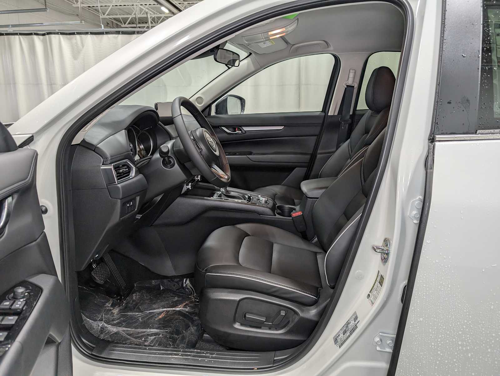 2025 Mazda CX-5 2.5 Select photo 4