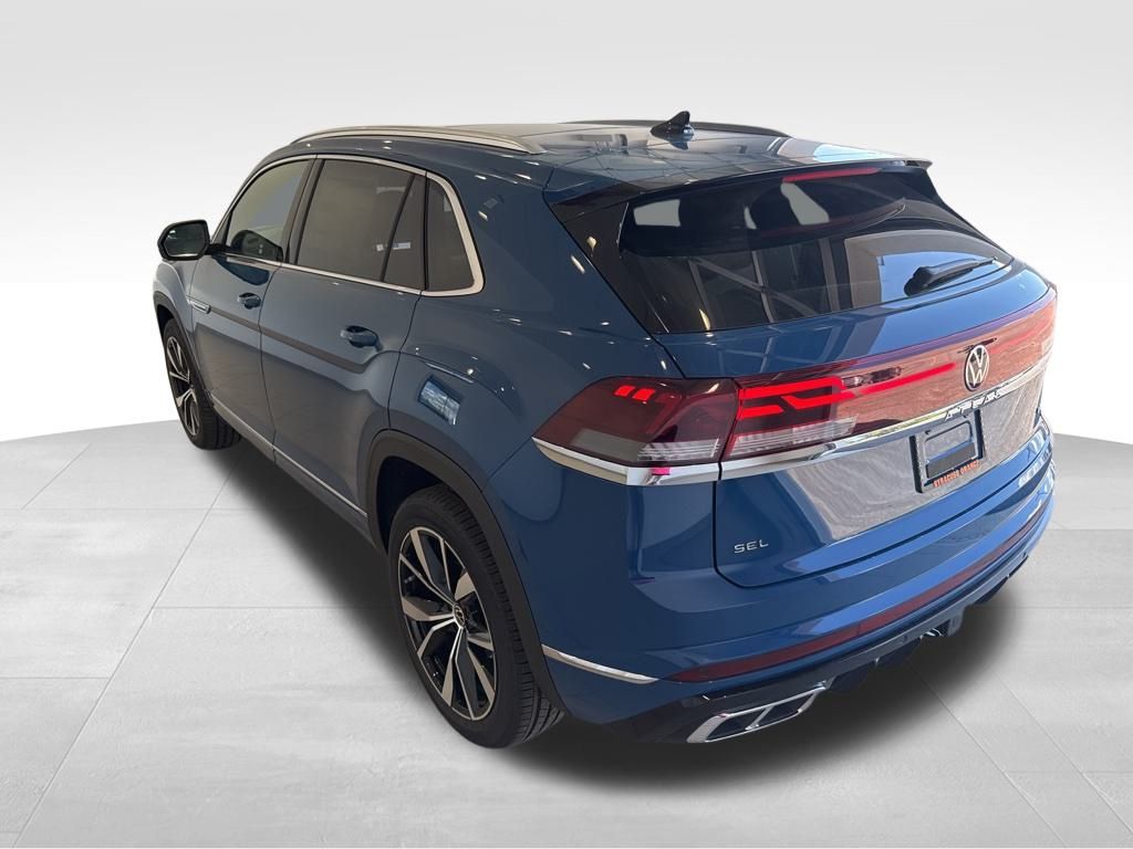 2026 Volkswagen Atlas Cross Sport SEL Premium R-Line photo 3