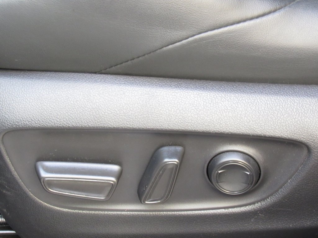 2024 Toyota Venza photo 8