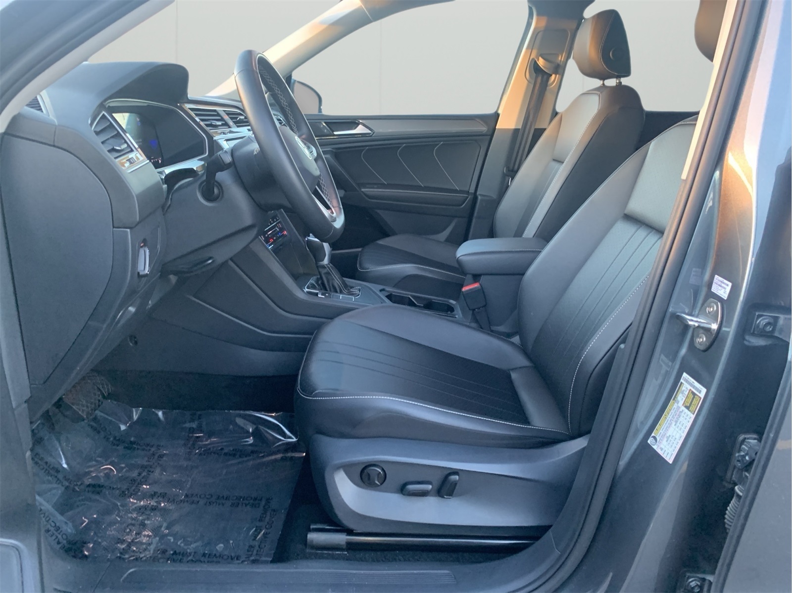 2024 Volkswagen Tiguan SE Wolfsburg Edition photo 12