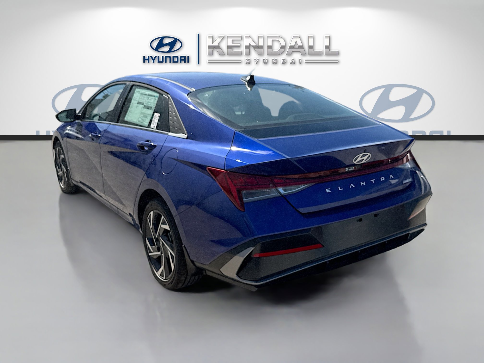 2025 Hyundai Elantra Limited photo 4