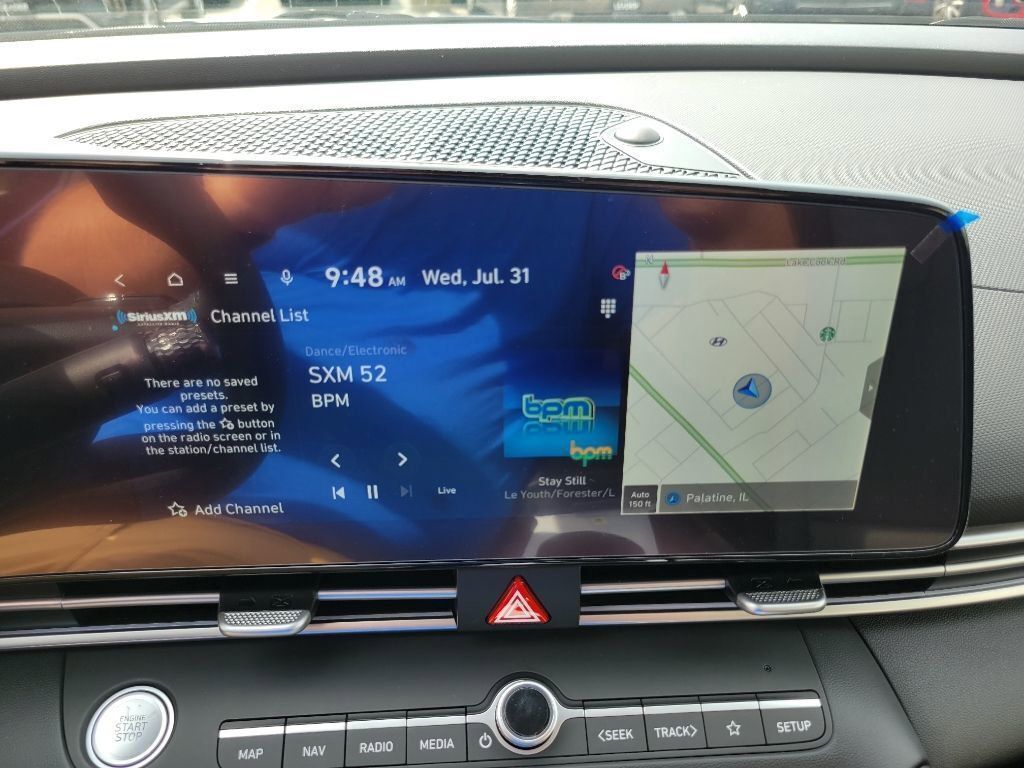 2024 Hyundai Elantra Limited photo 18