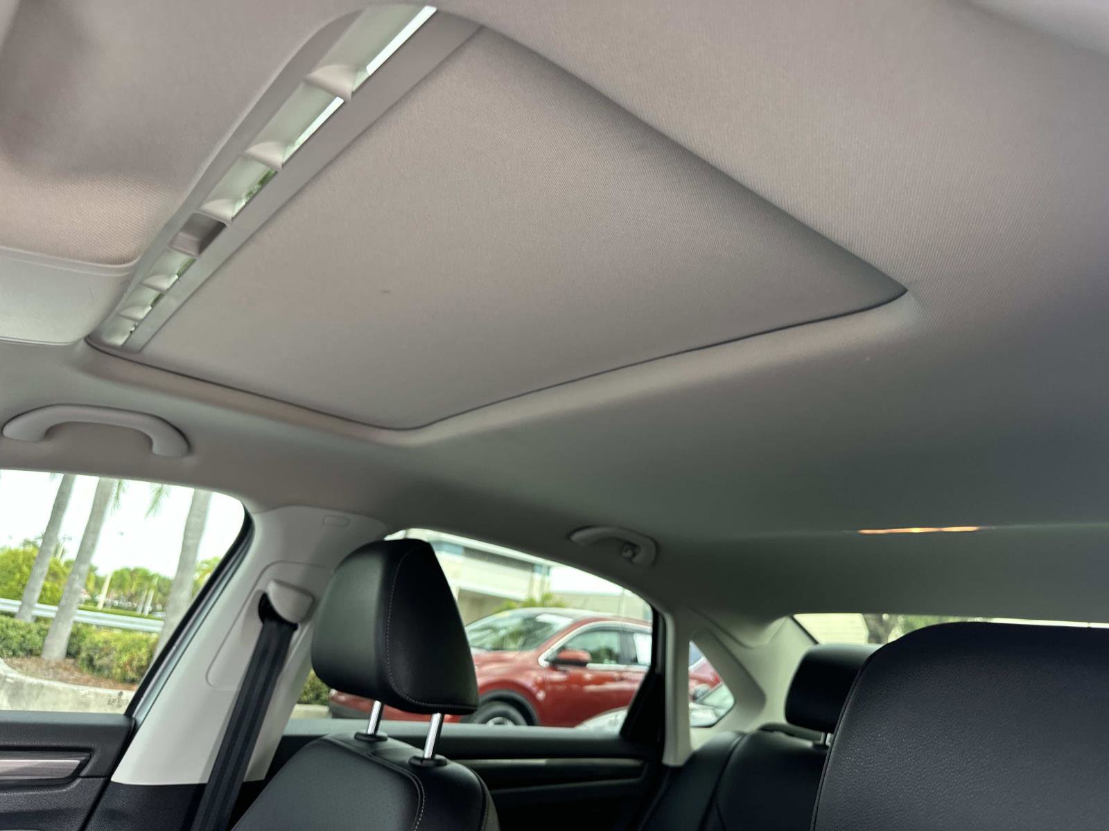 2020 Volkswagen Passat 2.0T R-Line photo 18
