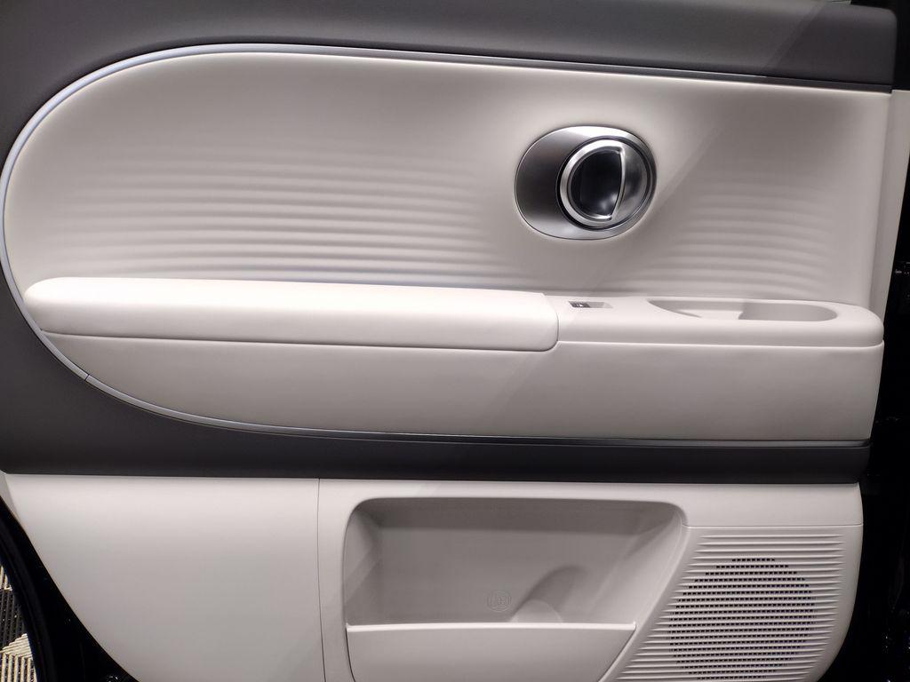 2026 Hyundai Ioniq SEL photo 27