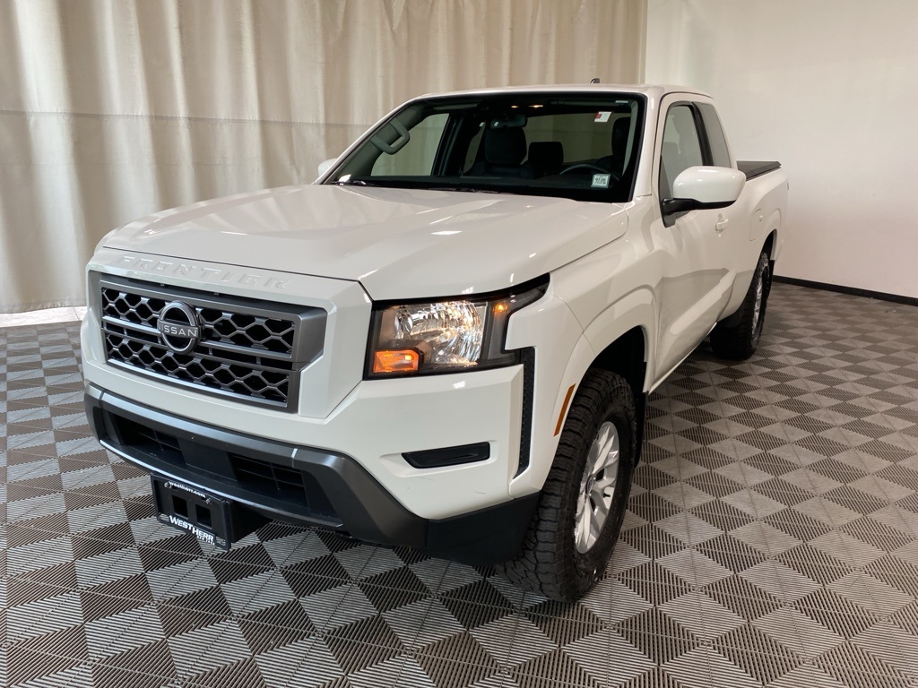 2024 Nissan Frontier SV photo 6