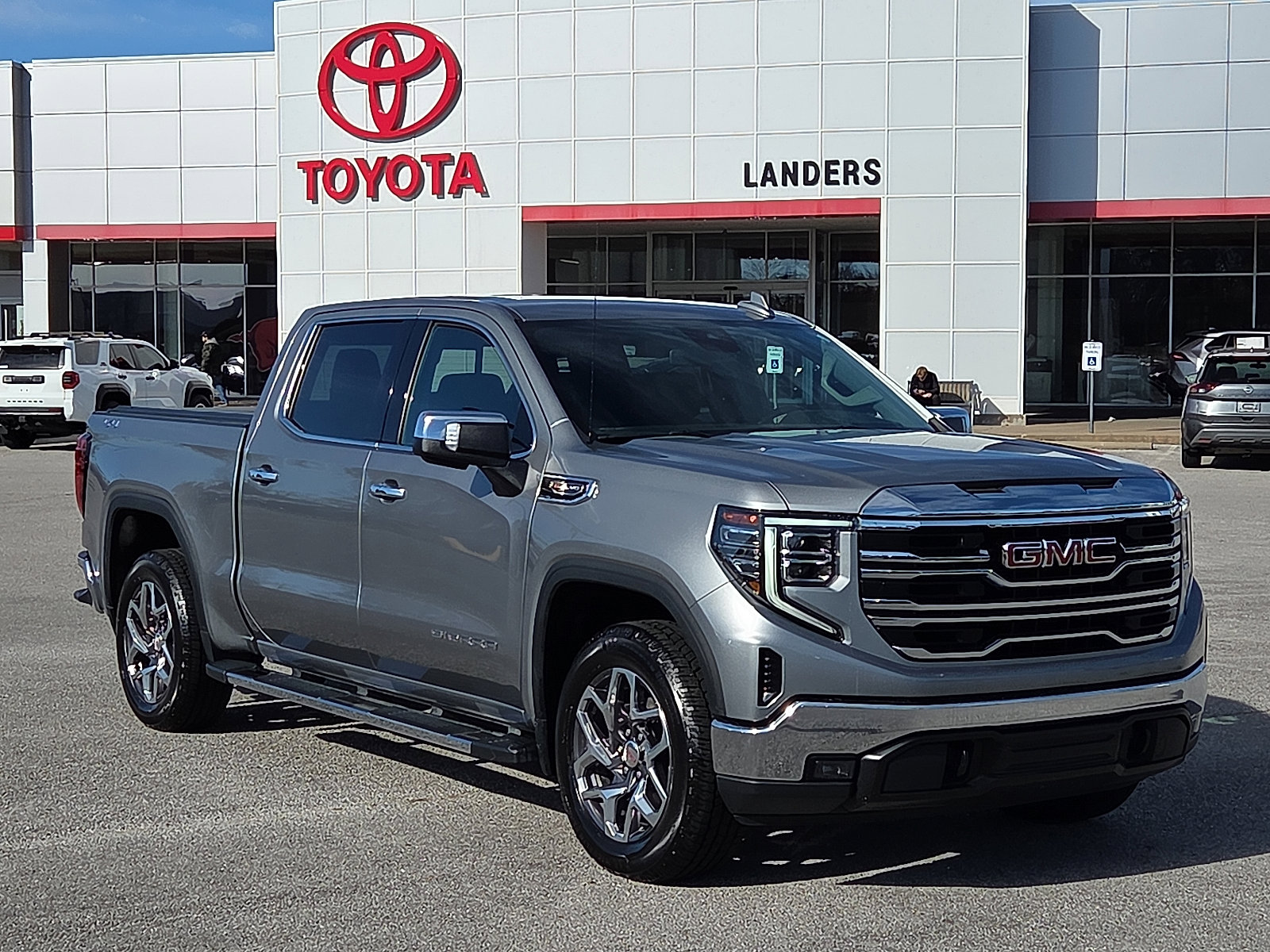 2023 GMC Sierra 1500 SLT's photo