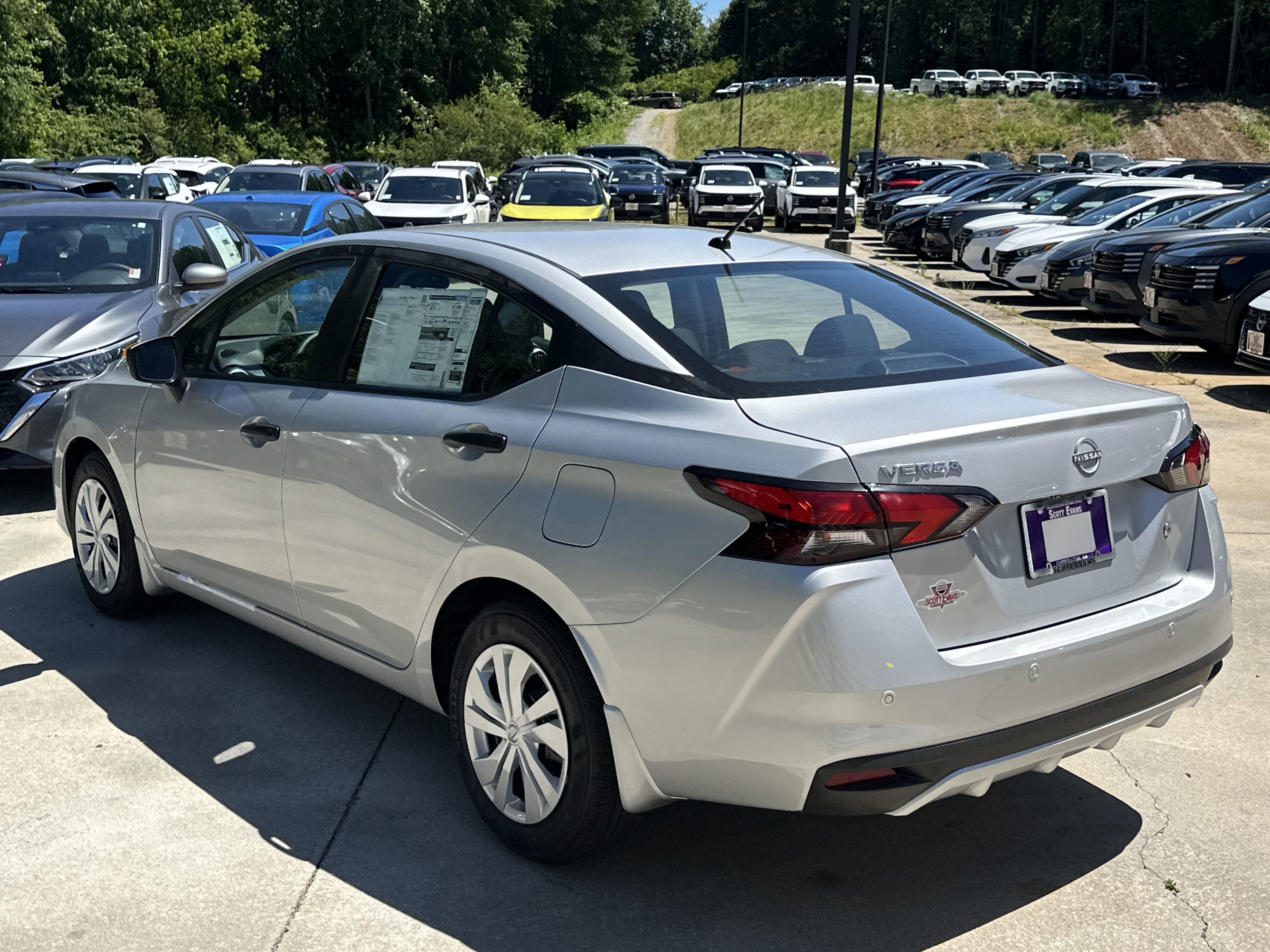 2025 Nissan Versa S photo 4