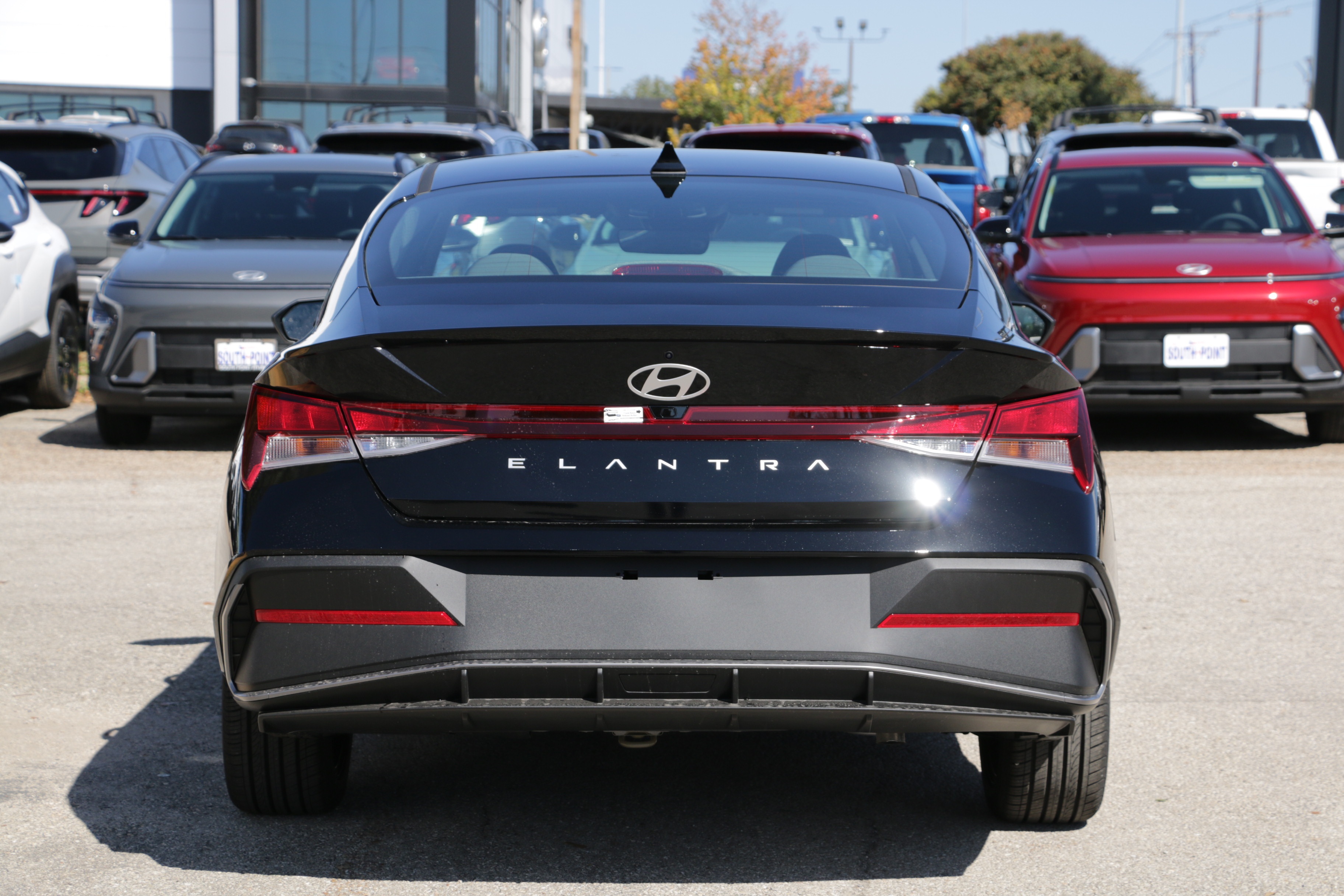 2026 Hyundai Elantra SEL Sport photo 2