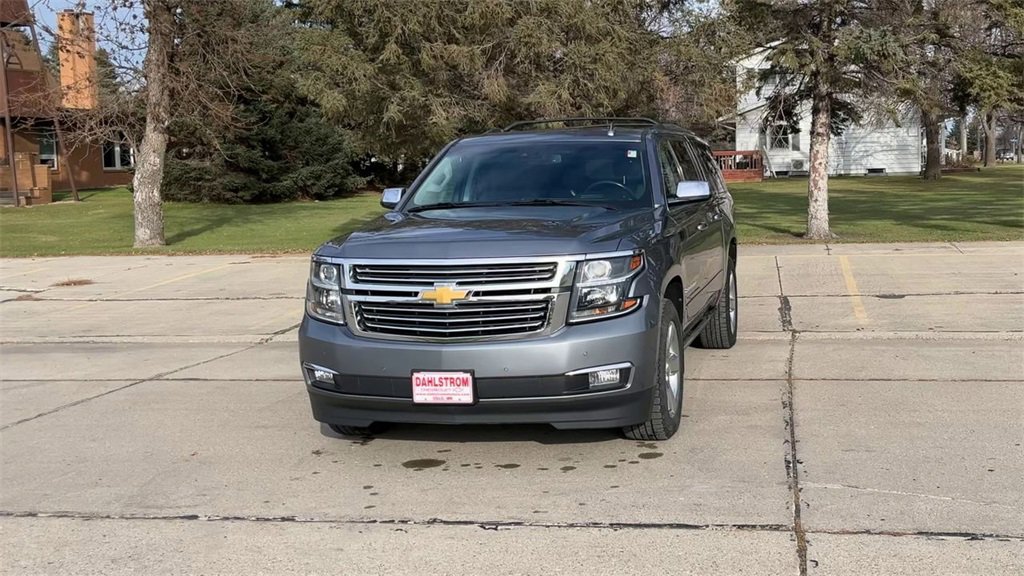 2019 Chevrolet Suburban Premier photo 3