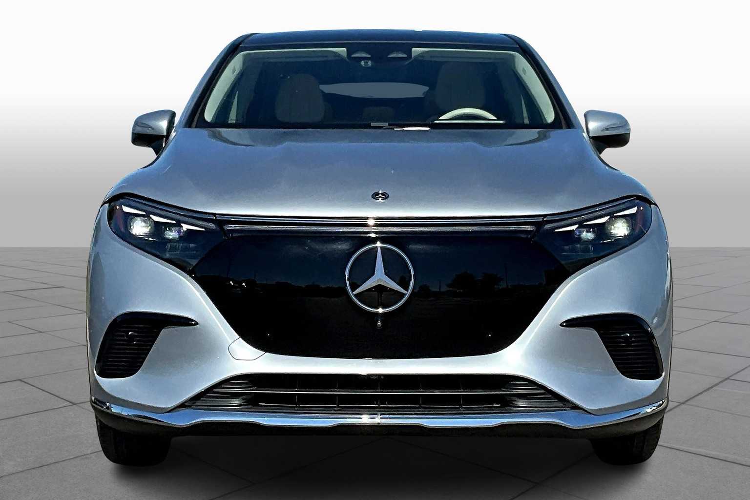 2023 Mercedes Benz EQS SUV 450 photo 3