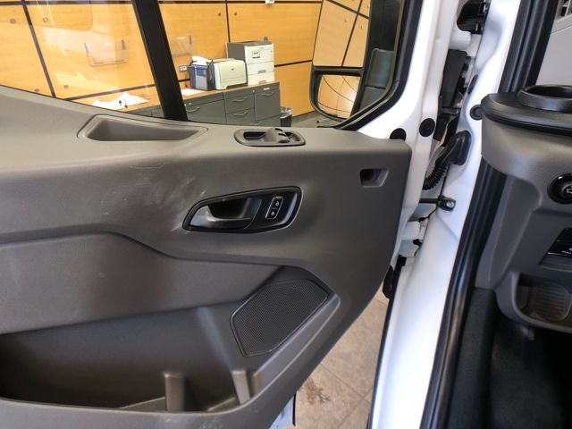 2023 Ford Transit photo 12