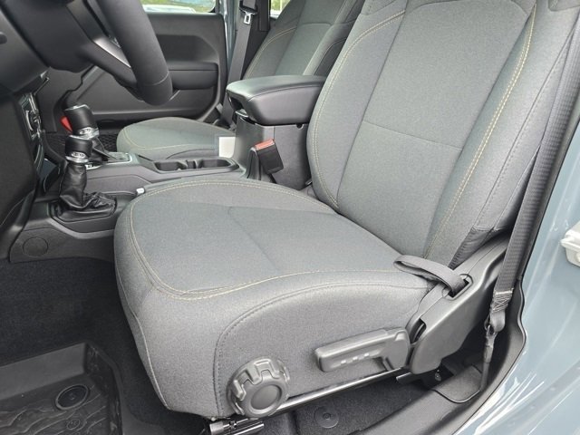 2025 Jeep Wrangler Sport S photo 4