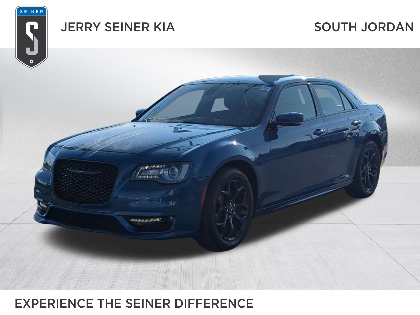 2022 Chrysler 300 Touring L's photo